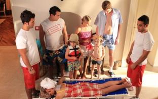 Семейная комедия "Няньки" на телеканале ПТВ