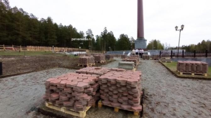 Продолжается реконструкция стелы "Европа-Азия