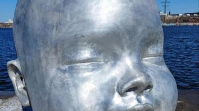 Арт-объект появился на берегу Визовского пруда в Екатеринбурге