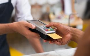 Два триллиона рублей потратили жители Среднего Урала в интернете по банковским картам