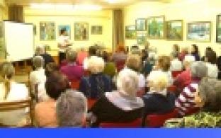 Первоуральцам презентовали сборник стихов о родном городе