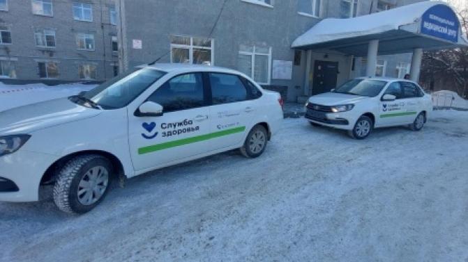 Две новые пятиместные «Лады Гранты» пополнили автопарк Первоуральской городской больницы