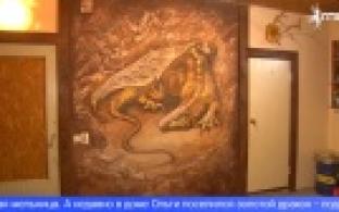 Жительница Первоуральска создает сказочные барельефы