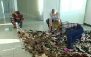 Первоуральцы плетут маскировочные сети, делают окопные свечи и шьют термобельё для участников СВО