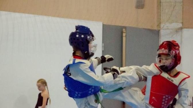 Первоуральцы привезли медали с соревнований по тхэквондо