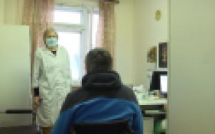 Первоуралец, страдающий от паралича, утверждает: врачи признали его здоровым