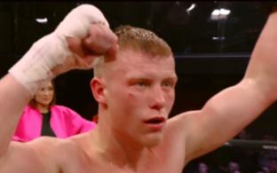 Первоуральский боксёр Марк Урванов победил экс-чемпиона мира Рене Альварадо из Никарагуа