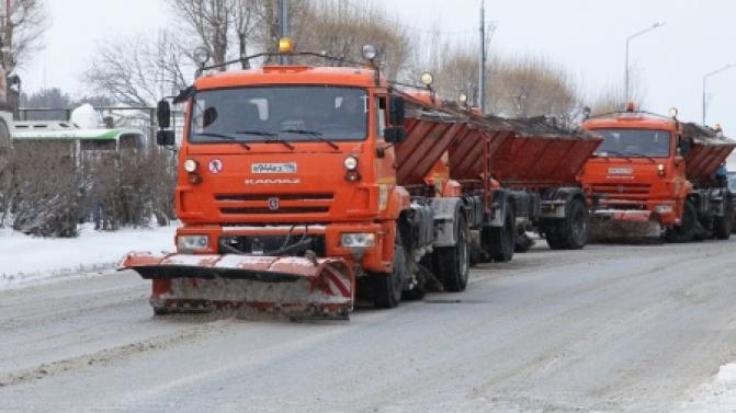 Последствия снегопада на региональных дорогах ликвидируют более 270 единиц техники