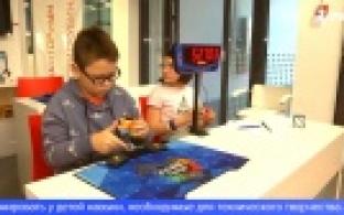 Турнир по спидкубингу - скоростной сборке кубика Рубика - прошел в Первоуральске