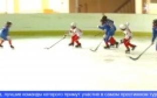 В Первоуральске проходит Кубок региона по русскому хоккею среди подростков