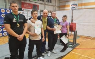 Две золотые медали завоевал первоуралец на чемпионате Свердловской области по пауэрлифтингу