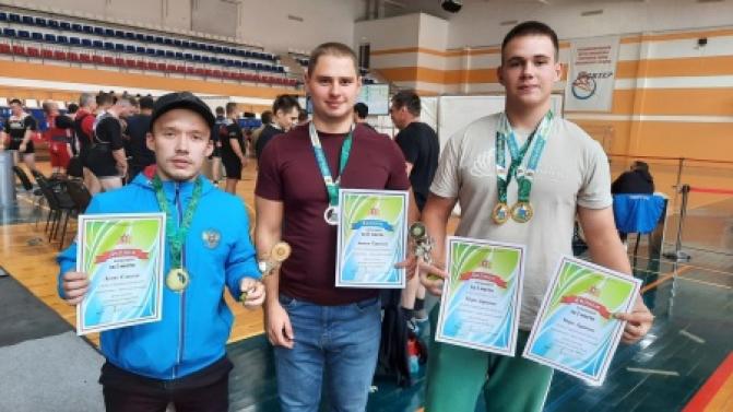 Первоуральские пауэрлифтеры успешно выступили на «Кубке Свердловской области»