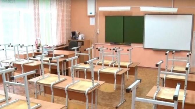 Обязательного масочного режима и дистанта в школах не будет