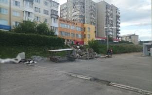 Возле Центральной библиотеки демонтировали лестницу