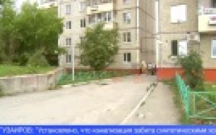 К дому на улице Береговая подбирается река из нечистот