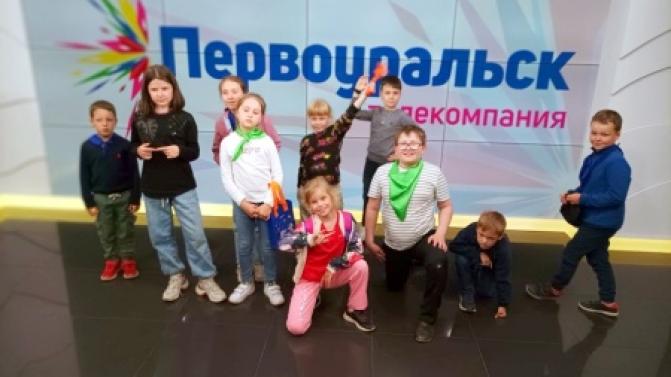 У нас в гостях побывали воспитанники детского языкового лагеря