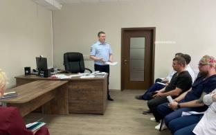 Начальник ОМВД Первоуральска встретился с медиками
