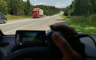 Восемь автолюбителей получили штраф за выезд на встречную полосу