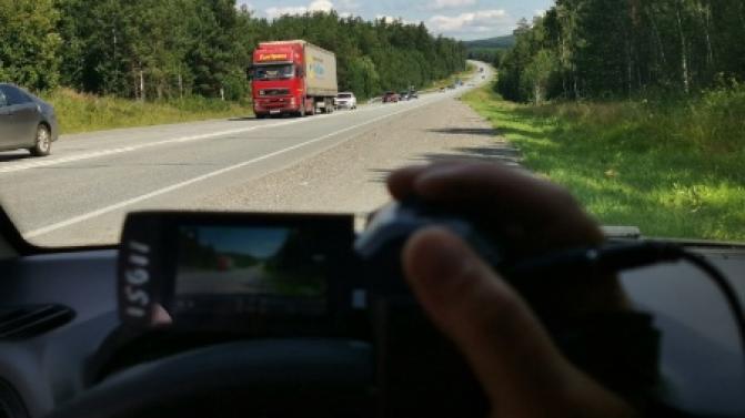 Восемь автолюбителей получили штраф за выезд на встречную полосу