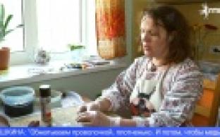 Первоуральская рукодельница превращает цветы, перья и сухофрукты в медные украшения