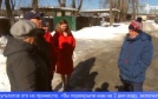 Из-за коммунальной аварии дом в Подволошной больше недели топило водой