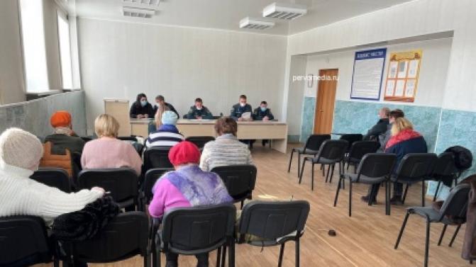 Первоуральские пожарные встретились с садоводами