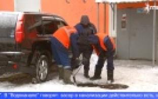 Жители одного из первоуральских домов страдают от зловония и постоянной сырости