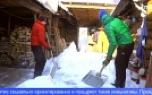 Первоуральские спортсмены решили помочь жителям частного сектора с уборкой снега