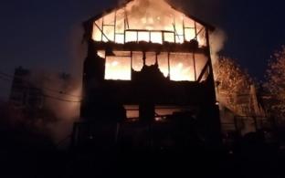 В Первоуральске сгорел садовый дом