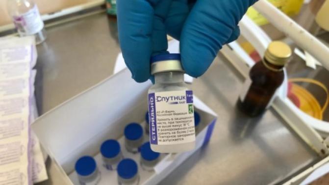 В Первоуральскую больницу поступило 3 тысячи доз вакцины «Спутник-Лайт»