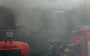 В микрорайоне Талица произошел пожар в бараке