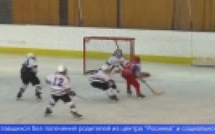 В Первоуральске провели товарищеский матч среди юниоров хоккейных клубов