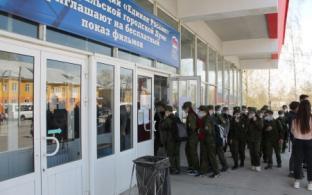 Более 300 школьников Первоуральска посмотрели военную драму "Зоя"