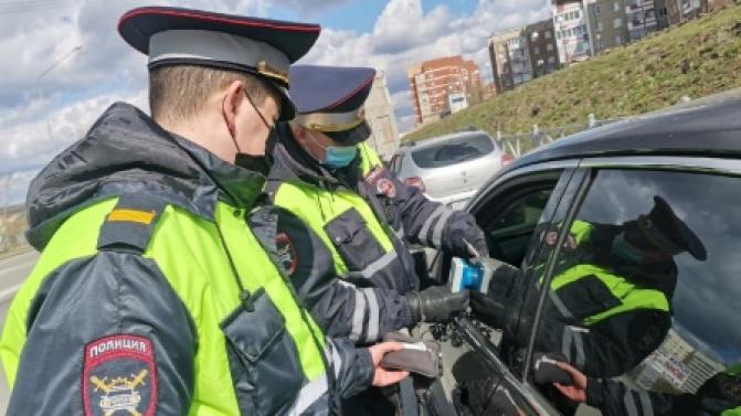 В ГИБДД подвели итоги рейдов по проверке тонированных автомобилей