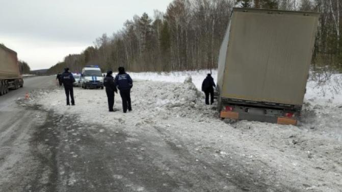 На трассе Пермь-Екатеринбург водитель умер за рулём