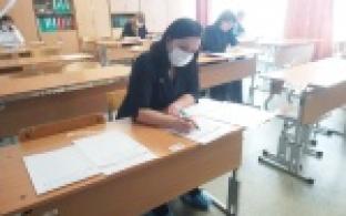 Сегодня за парты сели родители