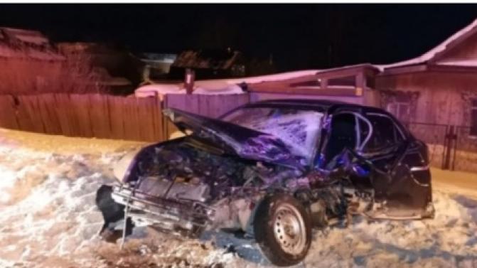 В Первоуральске водитель пытался уйти от погони ГИБДД и врезался в патрульный УАЗ, который ехал мимо