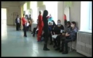 В 15-й школе провели выездную вакцинацию педагогов