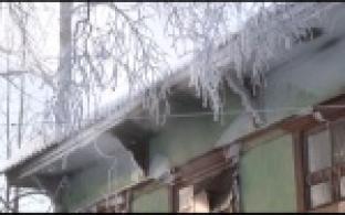 Жители аварийного дома страдают от холода в квартирах