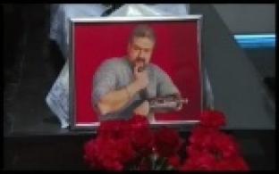 Первоуральцы простились с актером "Варианта" Андреем Мурайкиным