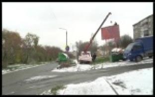 В Первоуральске демонтировали незаконные рекламные конструкции