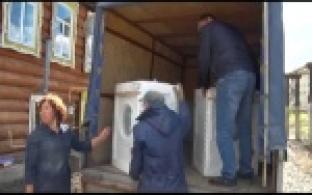 Пострадавшие от наводнения получили помощь от депутата