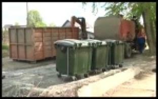 В частном секторе Первоуральска устанавливают современные мусорные контейнеры