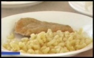 Депутаты Госдумы приняли закон о бесплатном питании для начальной школы