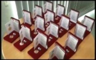 Почетные знаки «Совет да любовь» вручили первоуральцам
