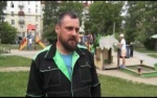 Волонтеры обновили детскую площадку