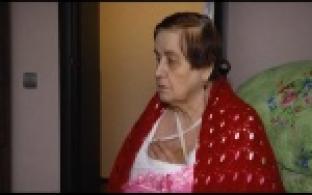 Женщина сломала руки в торговом центре