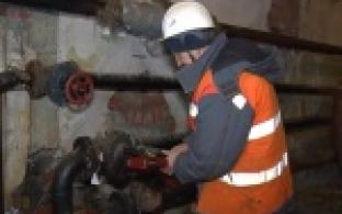В Первоуральске ремонтируют теплопункты