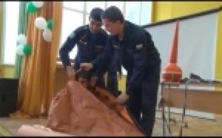 Первоуральцам показали будни военных спасателей