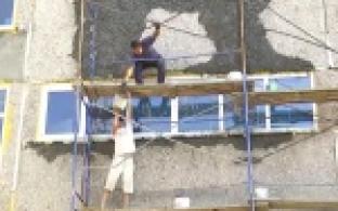 В Новоуткинске ремонтируют школу
